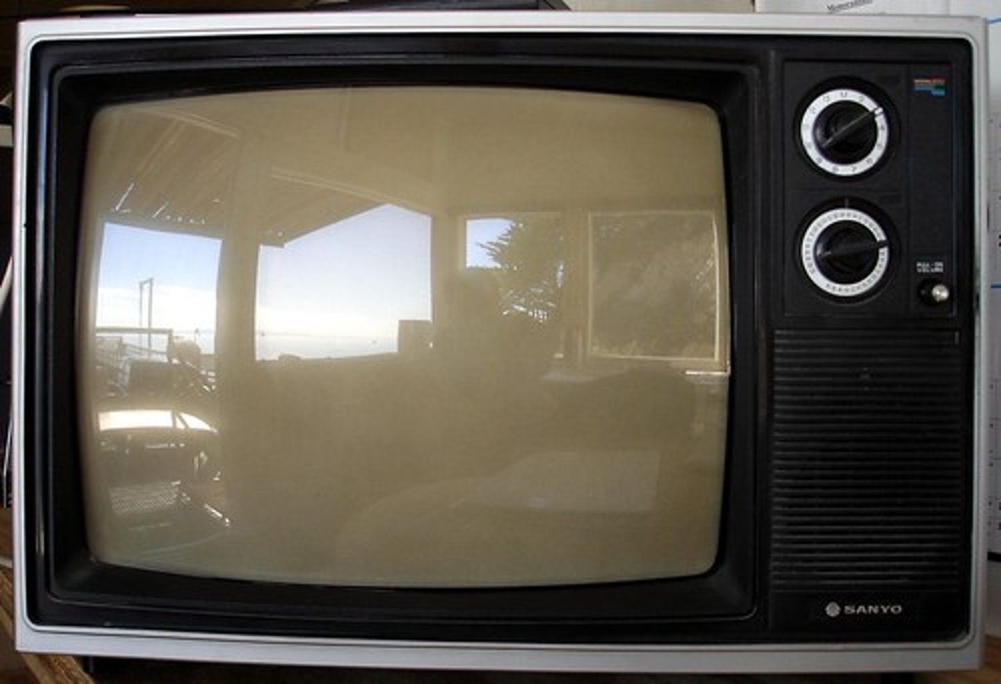<p>television</p>