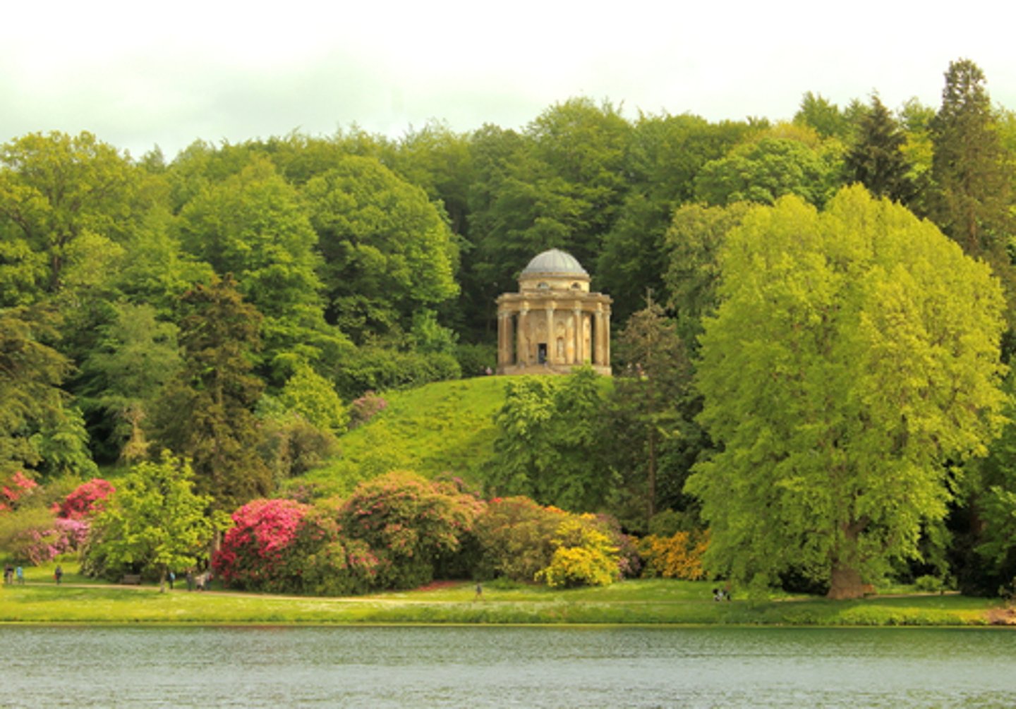 <p>"folie" = foolish/madness term in English is used for buildings or structures that rich estate owners would have built on their gardens to look like ruins</p>