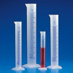 <p>A cylindrical device used for precisely measuring volumes of liquid.</p>