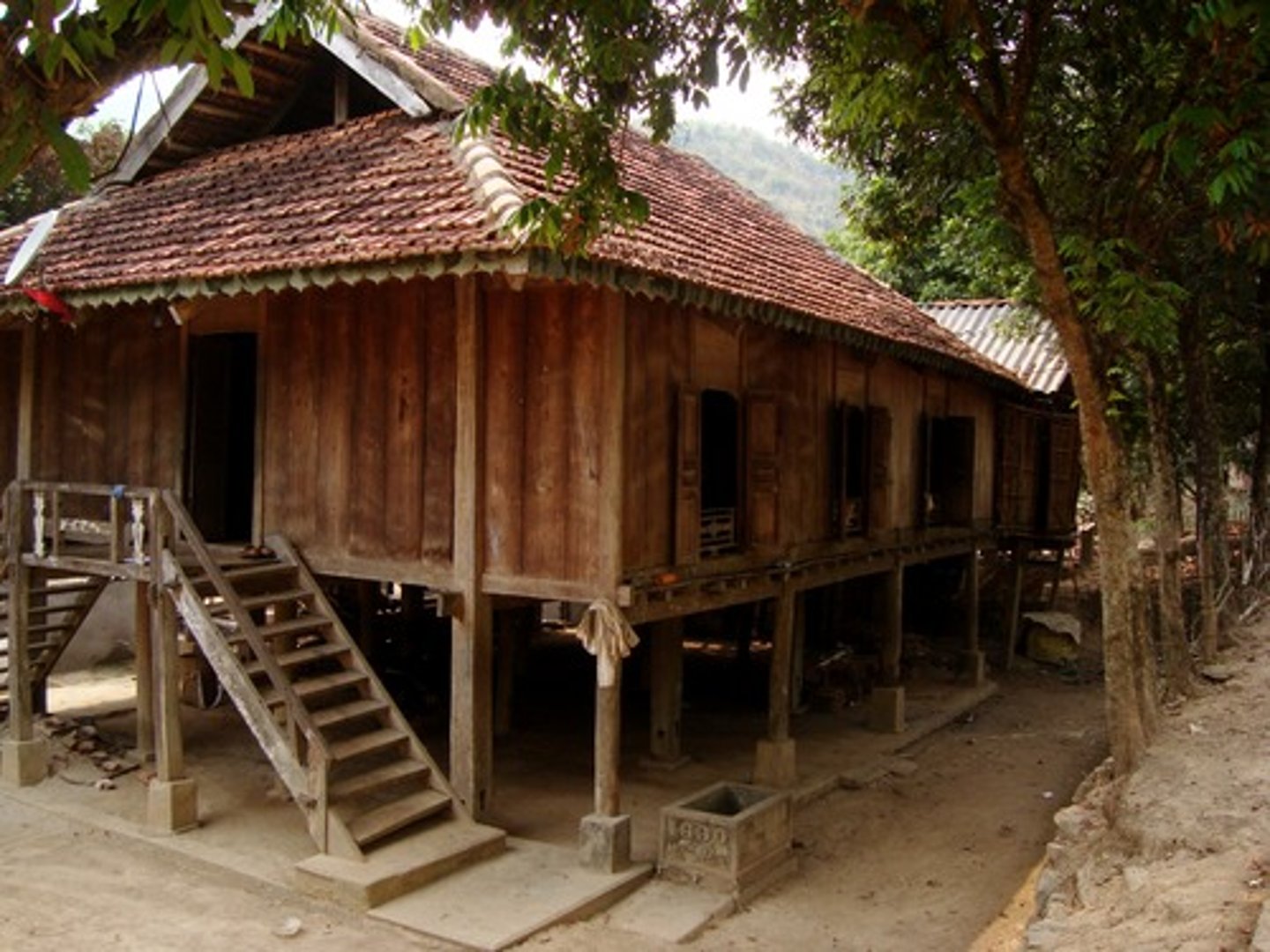 <p>nhà sàn</p>