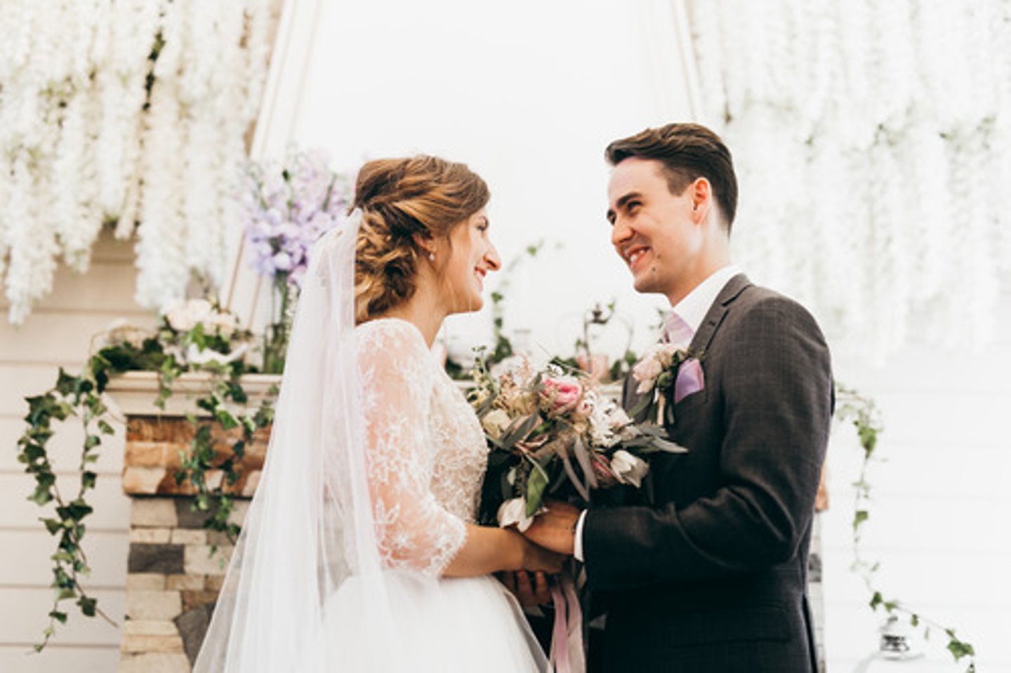 <p>hôn nhân, sự kết hôn</p>