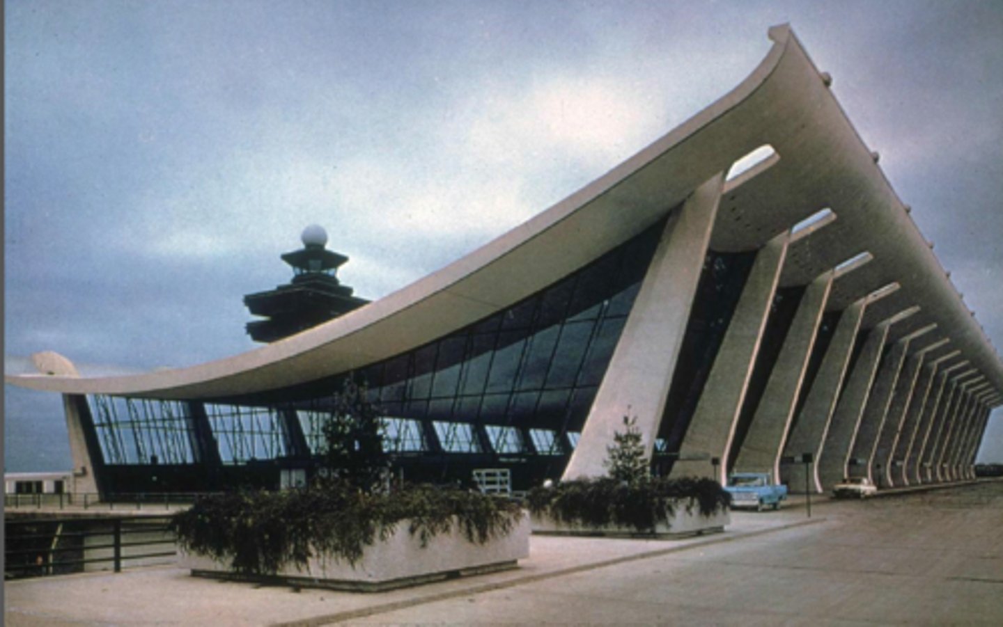 <p>D.C.; Eero Saarinen</p>