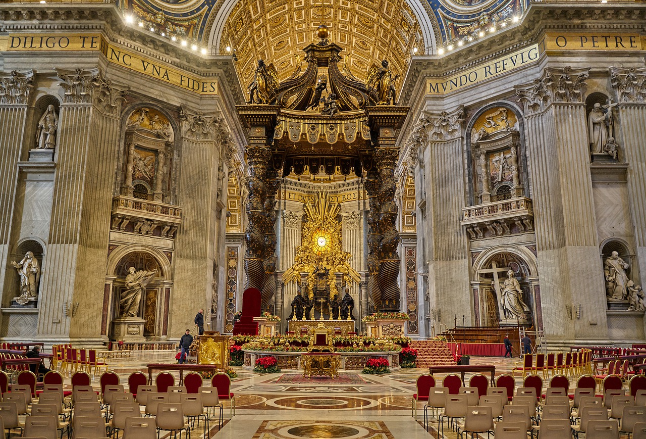 <p>highlights the alter - the light of God </p><p>main alter, body of Peter </p>