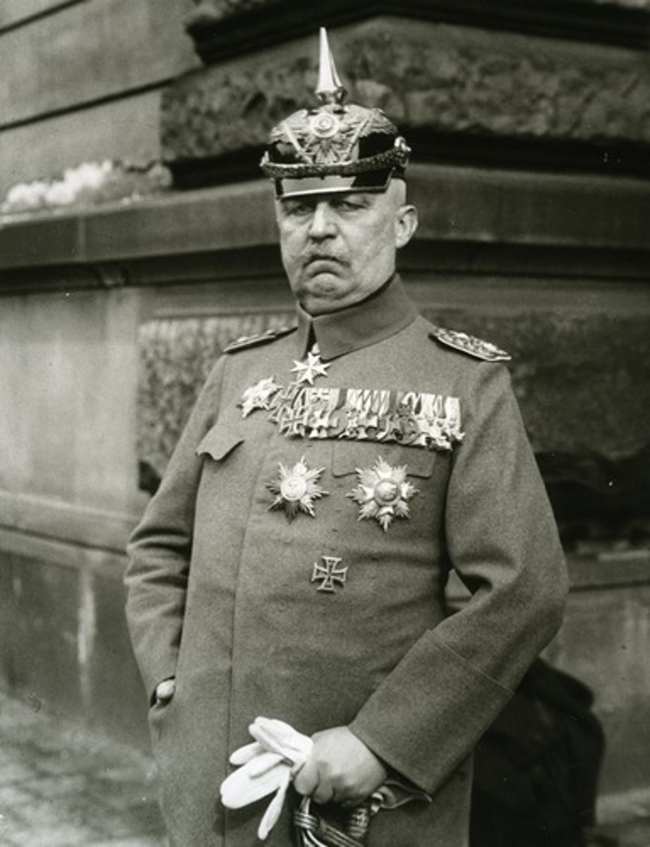 <p>Former WW1 General. Joined in with the Munich Putsch to give it credibility.</p>