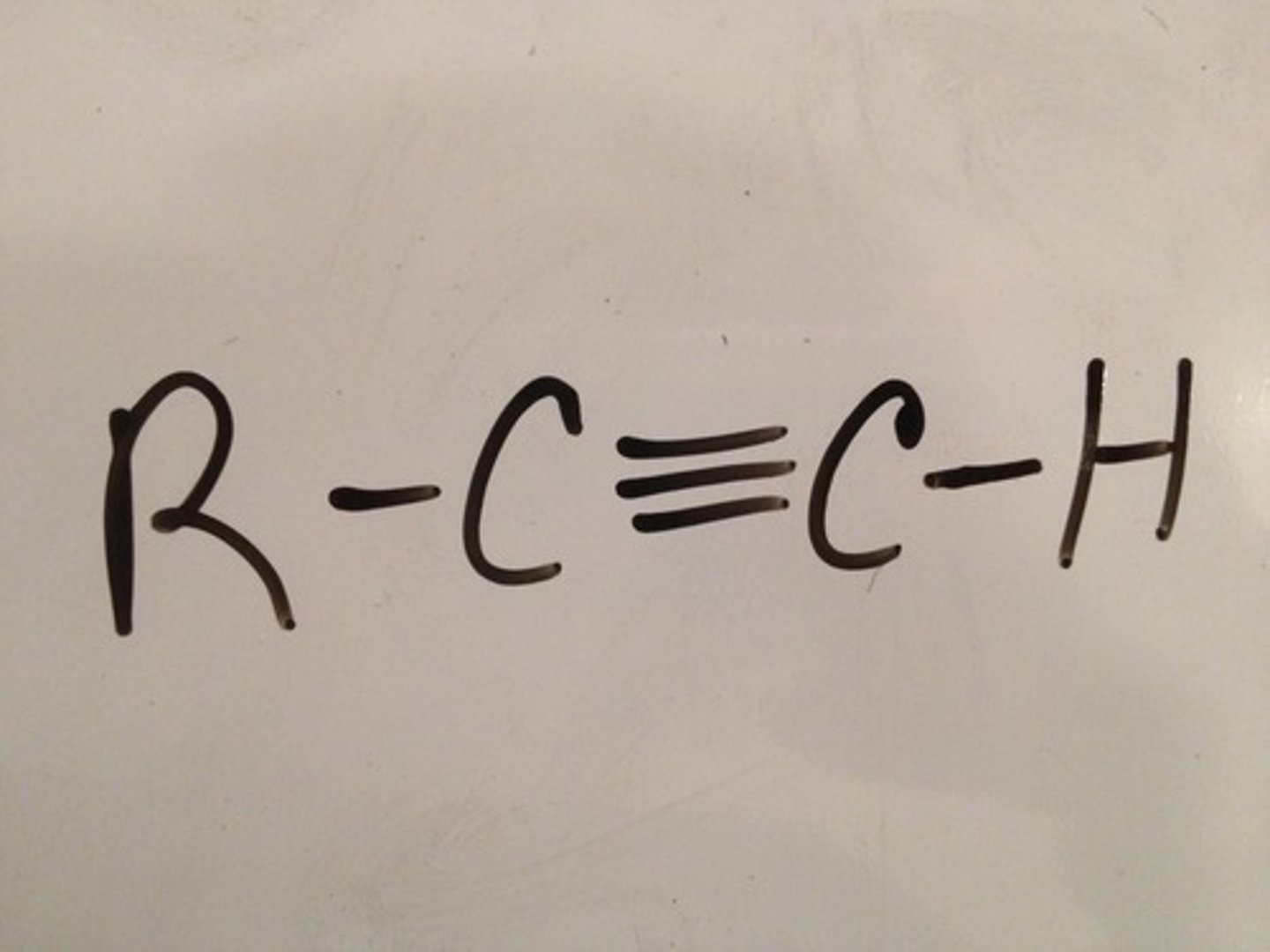 <p>terminal alkyne</p>