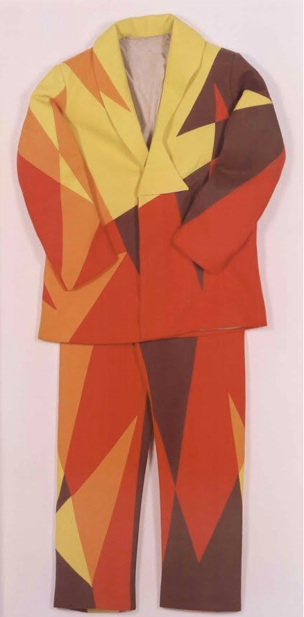 <p><span style="background-color: transparent;"><strong><span>Traits:</span></strong><span> diagonals, dynamic, motion, jagged<br></span><strong><span>Idea:</span></strong><span> beauty of speed/action, expresses aggressive energy<br></span><strong><span>Influences:</span></strong><span> technology, speed and power, radical modern</span></span></p>