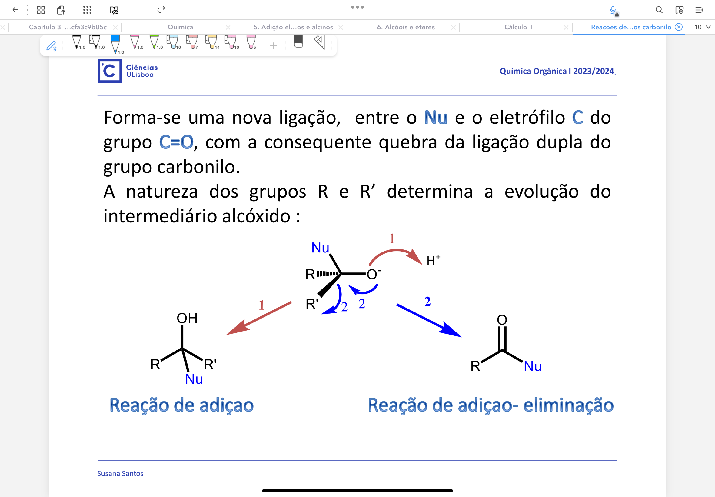 <p>Forma se uma nova ligação entre o Nu e o carbono. Com a consequente quebra da ligação dupla a natureza do grupo abandonante determina a reação. Se for um mau grupo abandonante, (h, alquilo, arilo) a reação processo no sentido de formação 1. Se for um bom grupo abandonante (x, or, oh, NRR, OCOR) a reação processa se no sentido de formação 2. Quanto menor o pka, melhor será o grupo rejeitado</p>