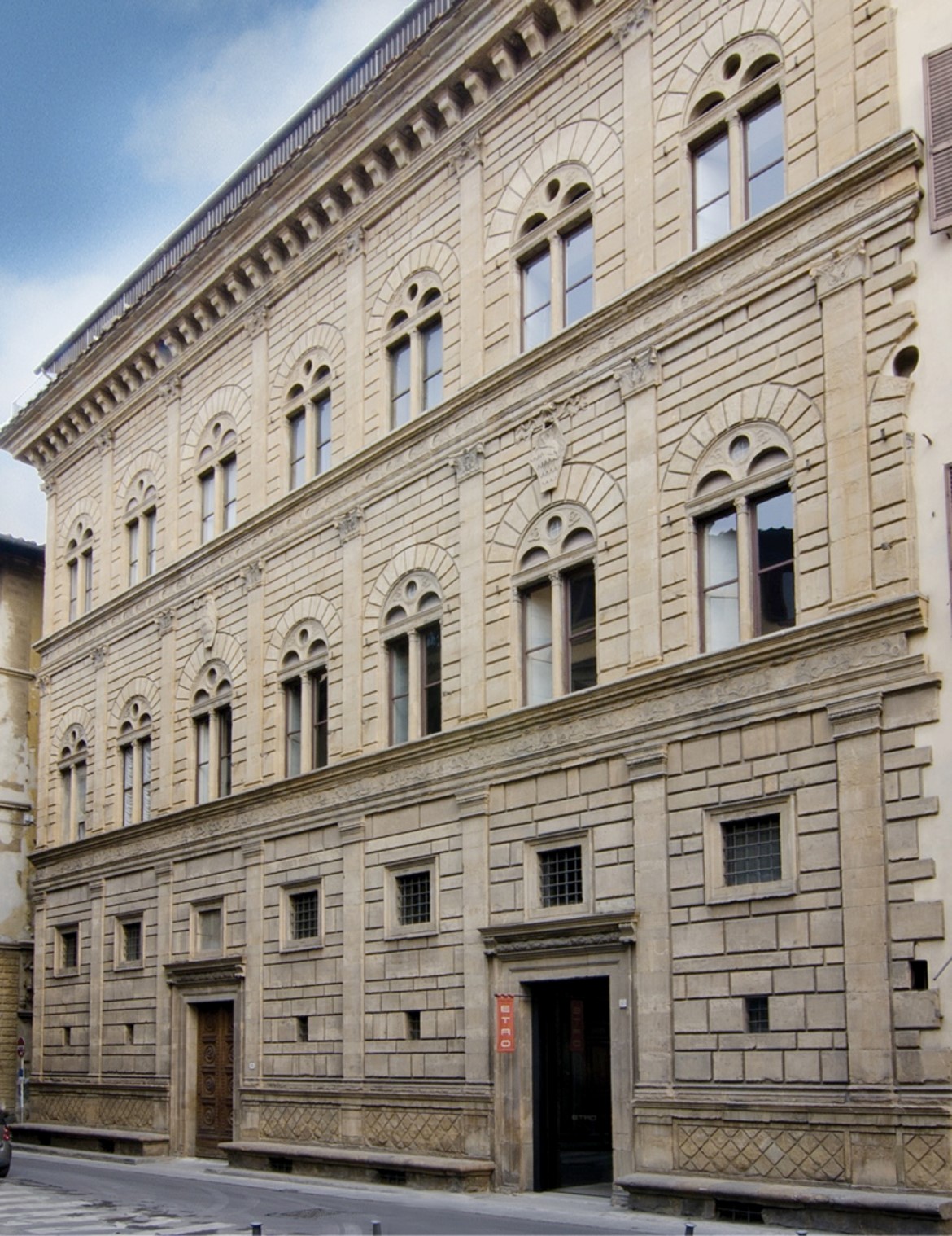 <p>Identify this building</p>