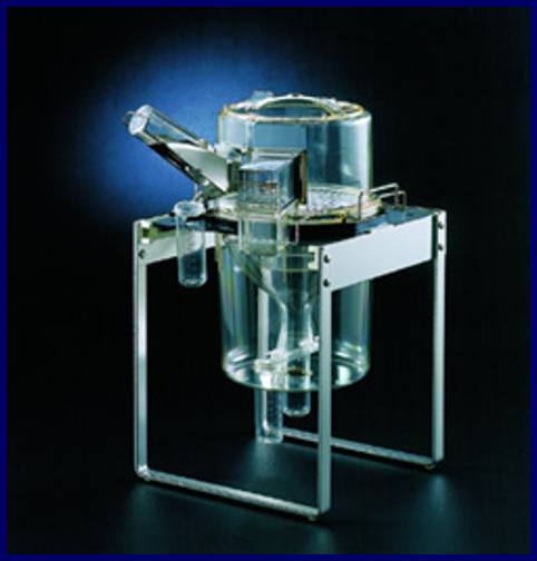 <p><span>Designed to collect urine or feces</span></p><p></p>
