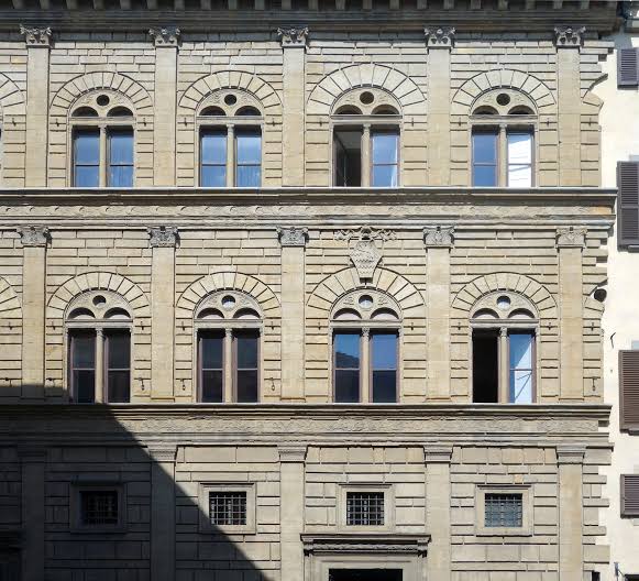 <p>Palazzo Rucellai</p>