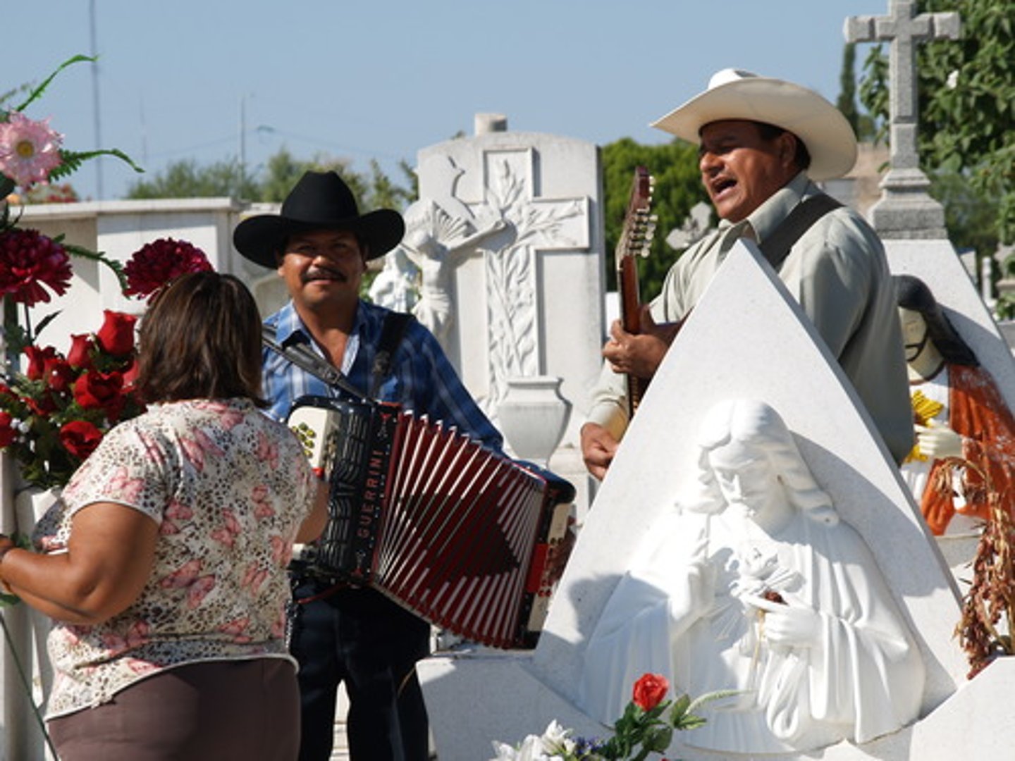 <p>el panteón, el cementerio</p>