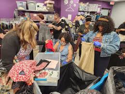 <p>I brought clothes to the store</p>