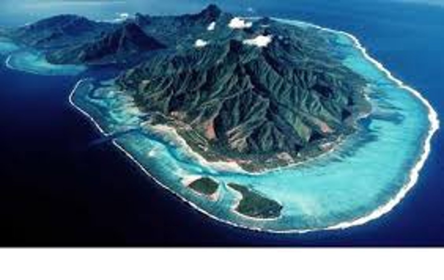 <p>a coral reef that lies close to the shore</p>