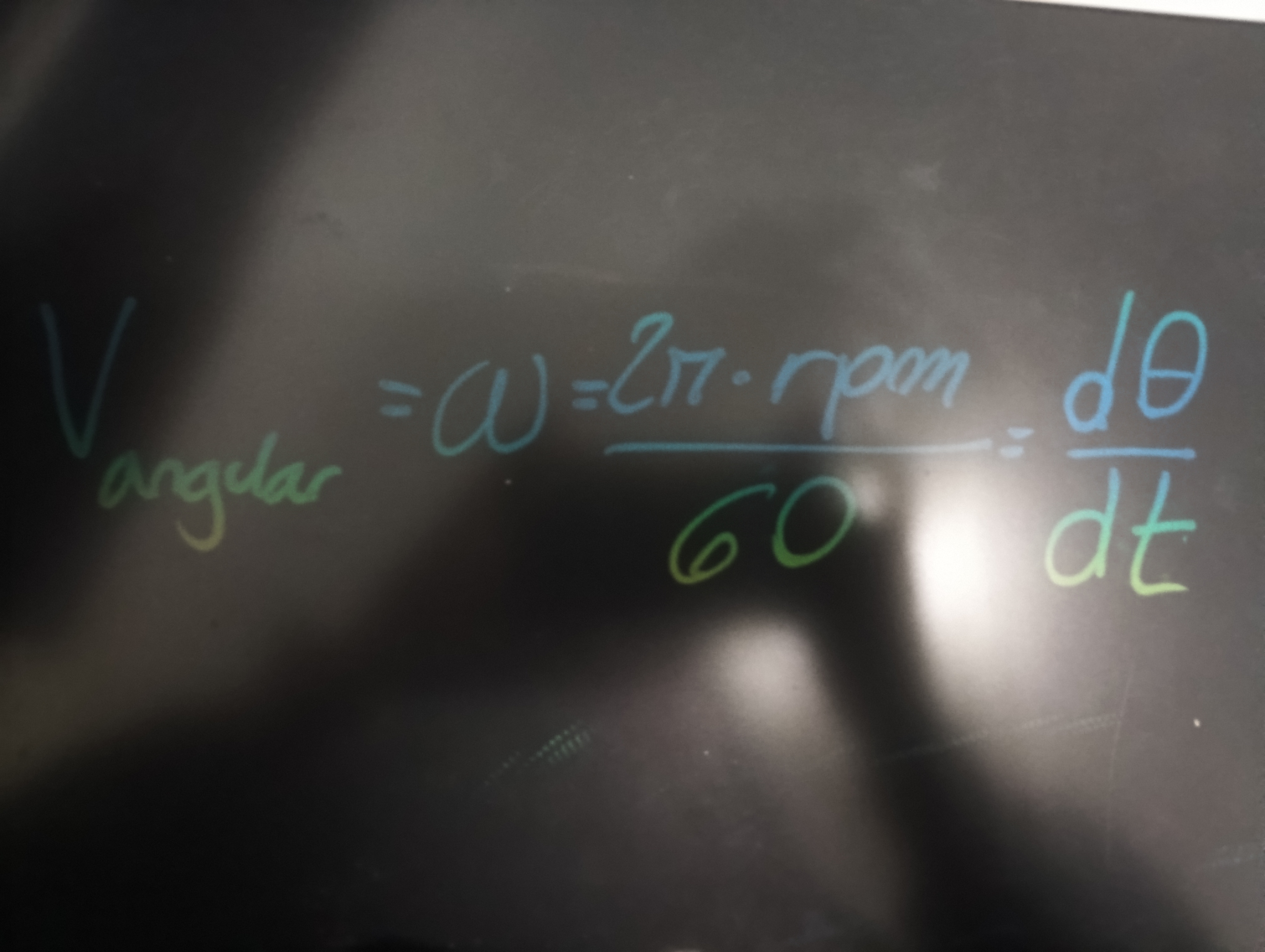 <p>W = 2π rpm/ 60= d angulo/ d tiempo </p>