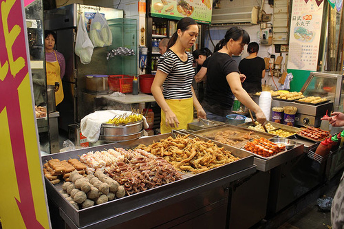 <p>(np): đồ ăn đường phố</p>