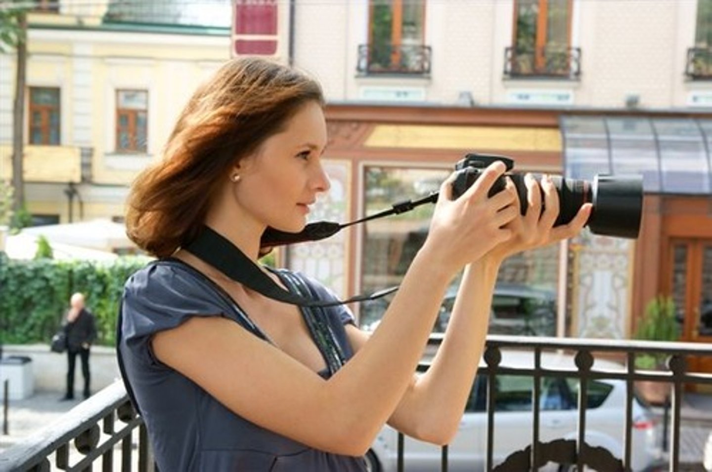 <p>to take photos</p>