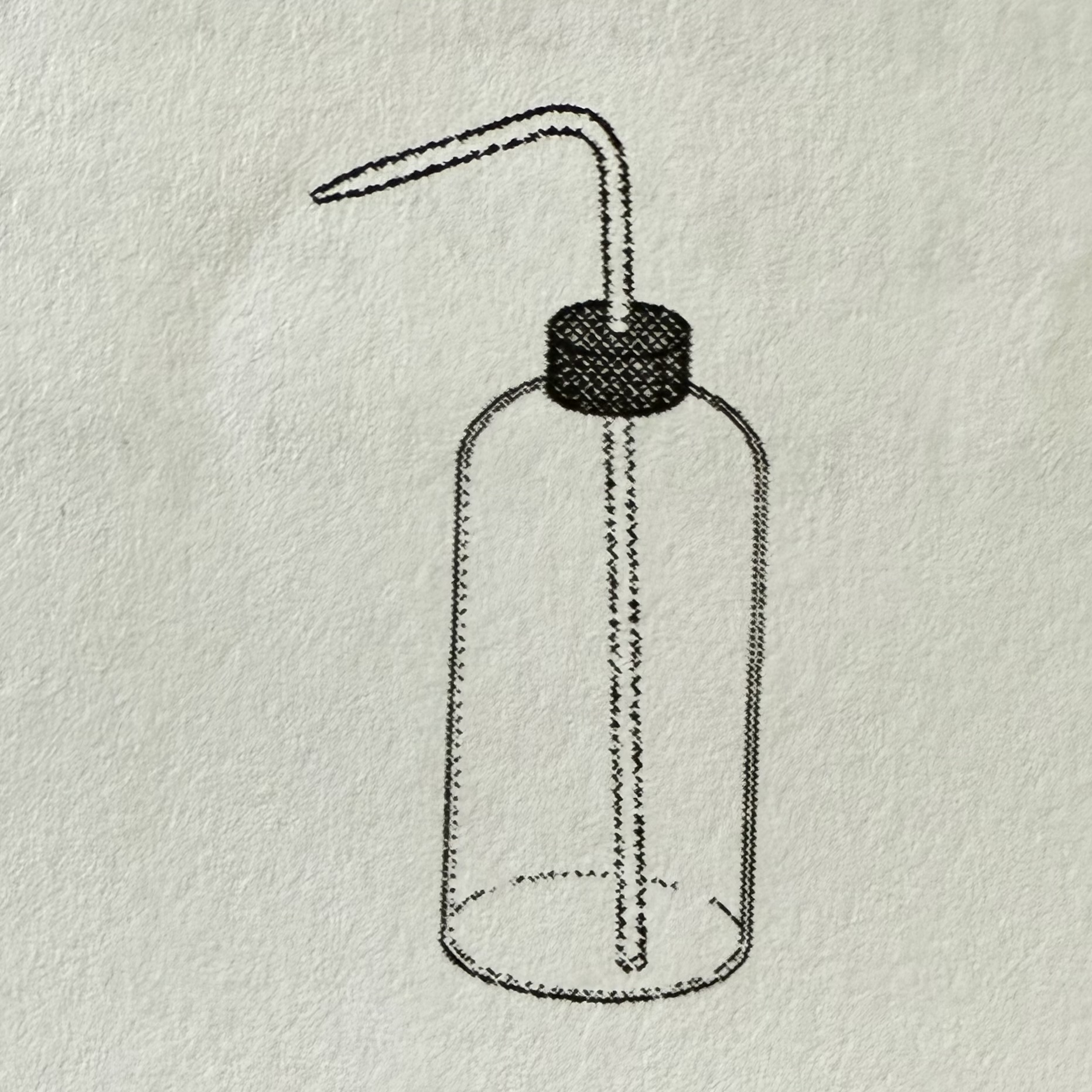 <p>Squeezable plastic bottle with a nozzle, used to rinse glassware with distilled water or other solvents.</p>