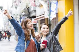 <p>出かける (dekakeru)</p>