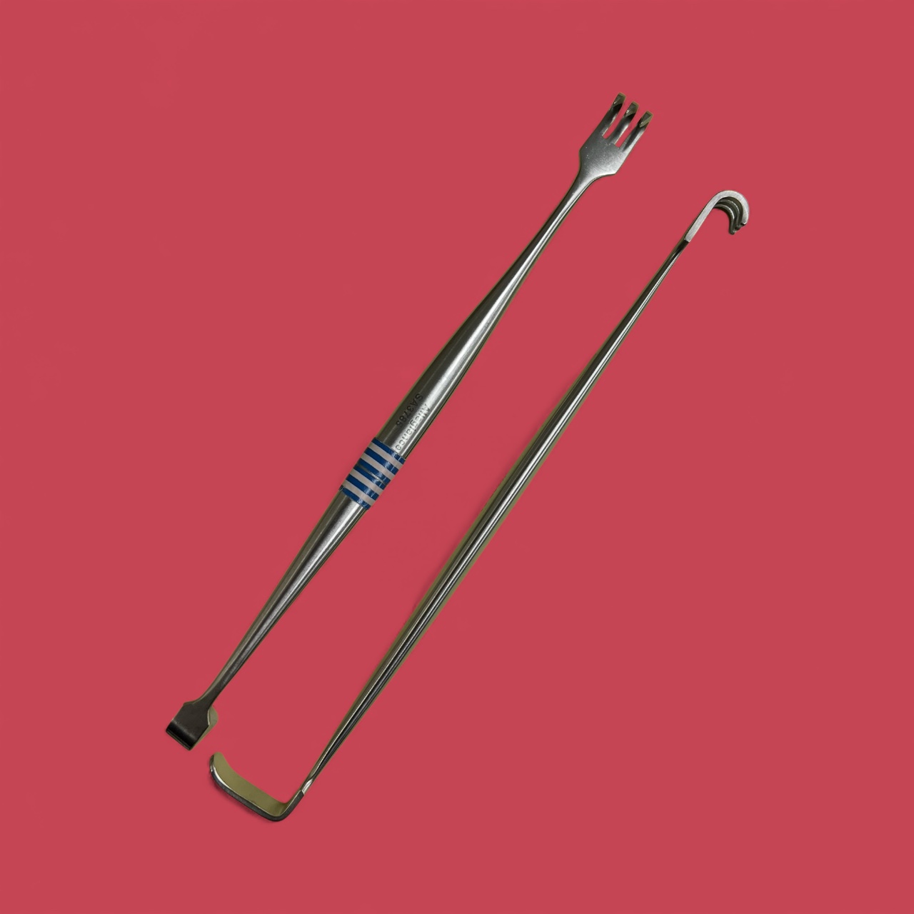 <p>Senn retractor </p>