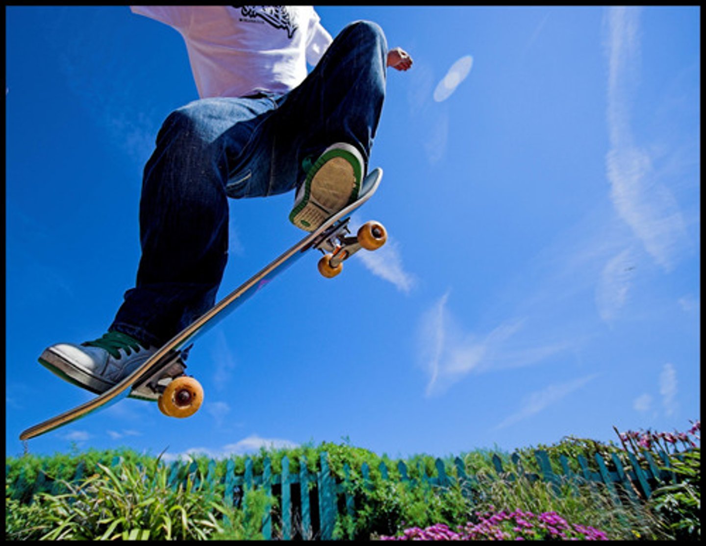 <p>to ride a skateboard</p>