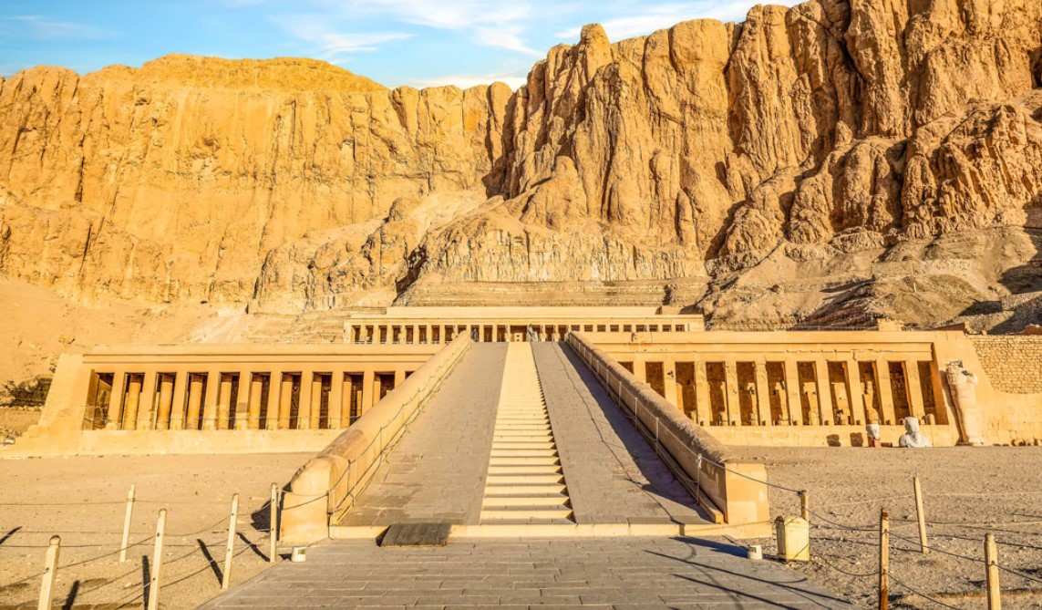 <p>Mortuary Temple of Hatshepsut (use/facts)</p>