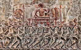 <p>shows the king <strong>entering the city after construction</strong></p>