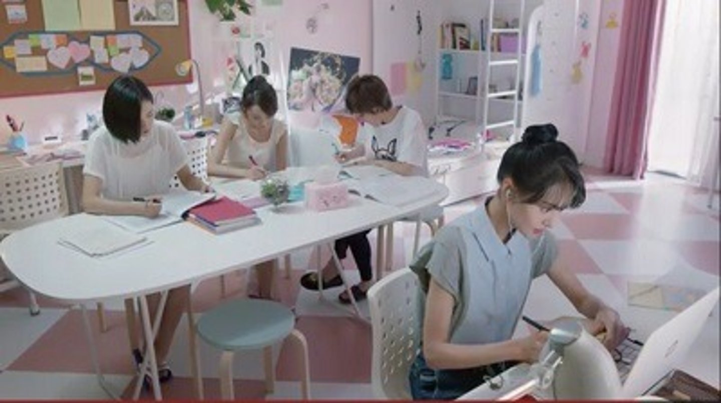 <p>roommate</p>