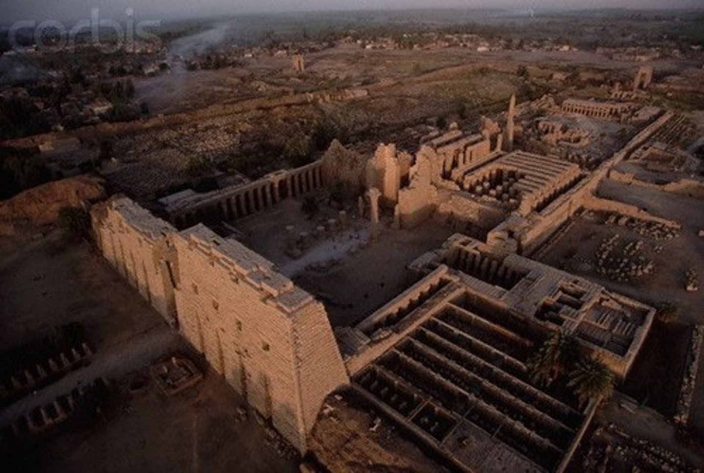 <p>Date/Style: New Kingdom, Temple was 1550 BCE, hall was 1250 BCE</p><p>Materials/Tech: Cut sandstone and mudbrick</p><p>Location: Karnak, Egypt</p><p>Function: Largest religious center in the world</p>