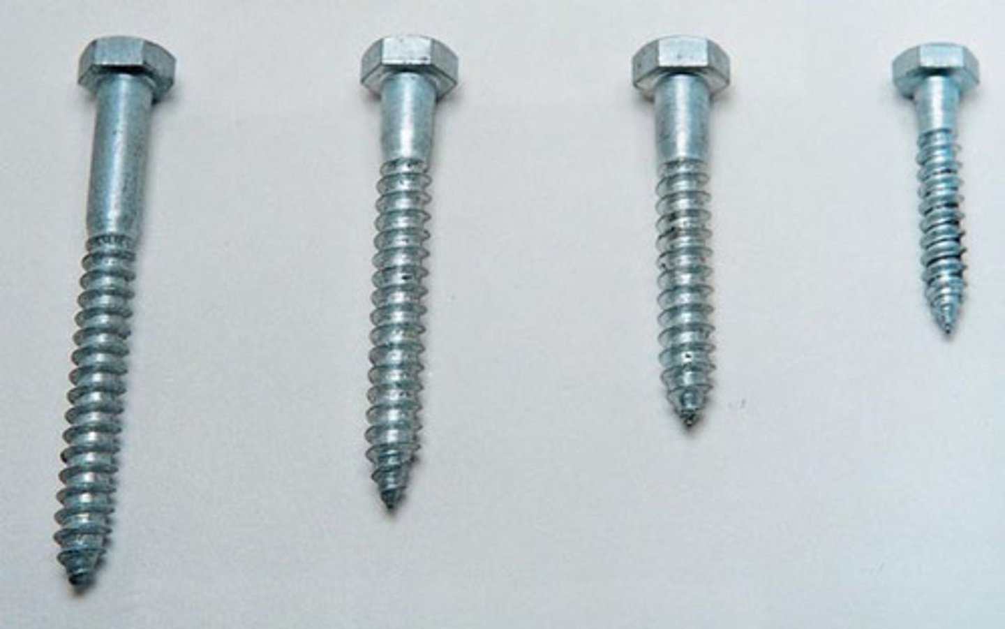 <p>screw used when great pressure to turn is applied</p>