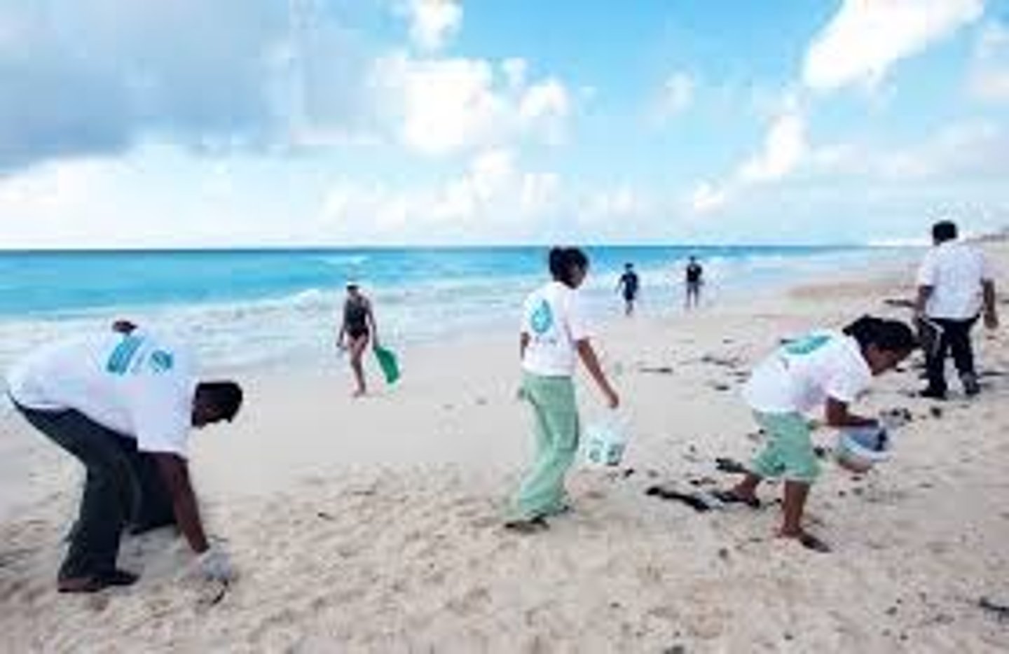 <p>join in and help with an activity, by doing some of the work or by giving money, advice, etc, góp tiền</p><p>Ex: Can you pitch in some cash to cover the cost of the group's dinner?</p><p>Local companies pitched in with building materials and labour.</p><p>In my family, everyone is expected to pitch in with the housework, especially on the weekends when we do a deep clean</p><p>If every citizen pitches in a small amount of effort to keep the local park clean, the whole neighborhood will benefit significantly</p><p>When we were facing a tight deadline, even the senior managers pitched in to help the team finish the project on time.</p>