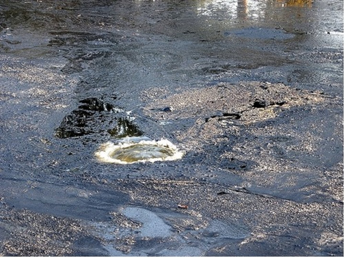 <p>A very viscous crude oil found in sand. It includes 'heavy' oils that do not flow easily</p>