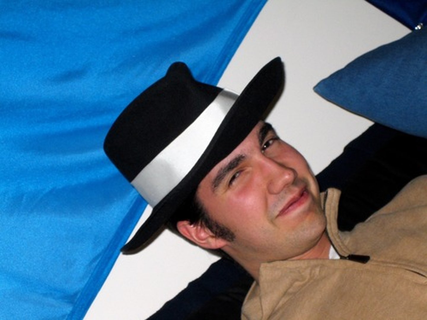 <p>hat with a brim</p>