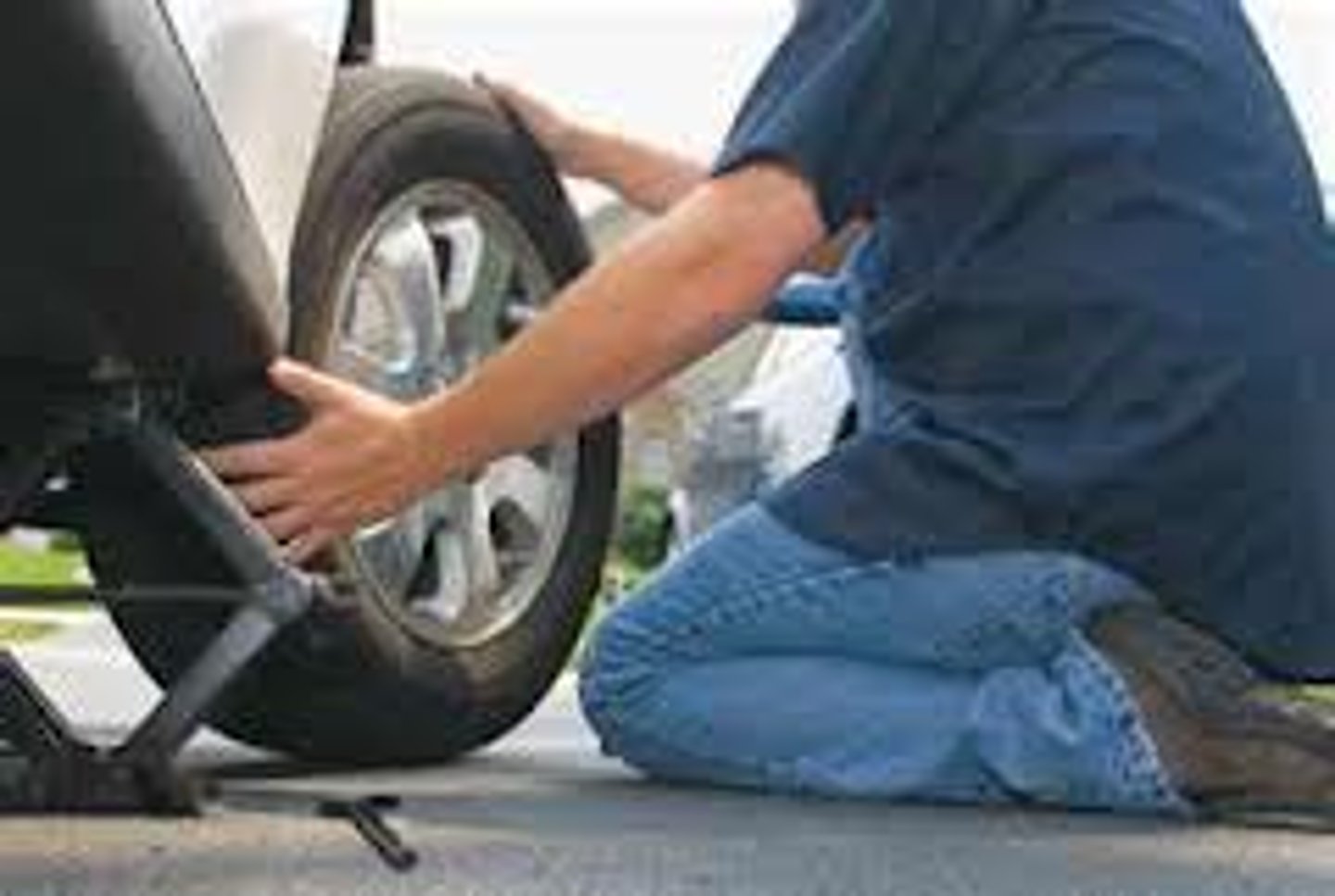 <p>to change the tire</p>