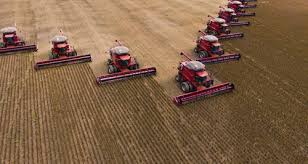 <p>large-scale farming with the goal of selling crops for profit; e.g., corn farming in the US Midwest</p>