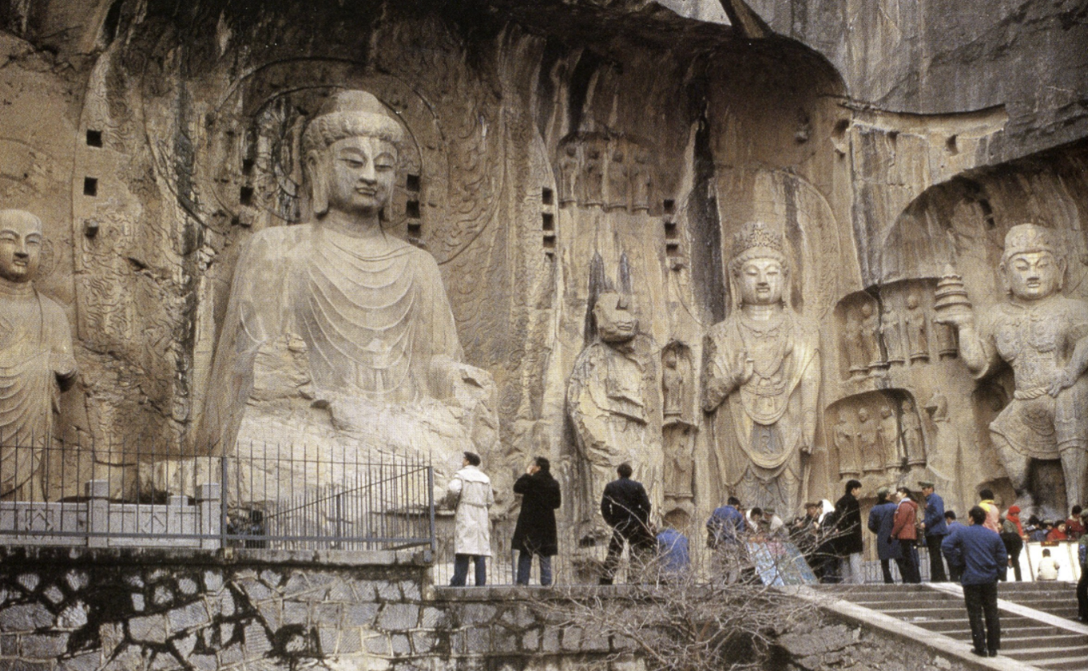 <p><span>Fengxian Temple, Longmen Cave (c.676)</span></p>