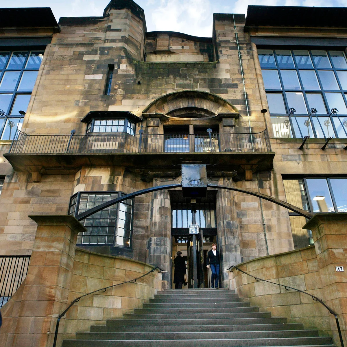 <p>Arts and crafts architectural landmark; a towering rectangular block with almost no decoration, an austere statement and bold break away from the traditional methods of architectural adornment</p>