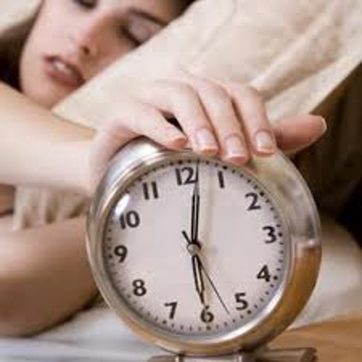<p>alarm</p><p>Programmer le réveil (set an alarm)</p>