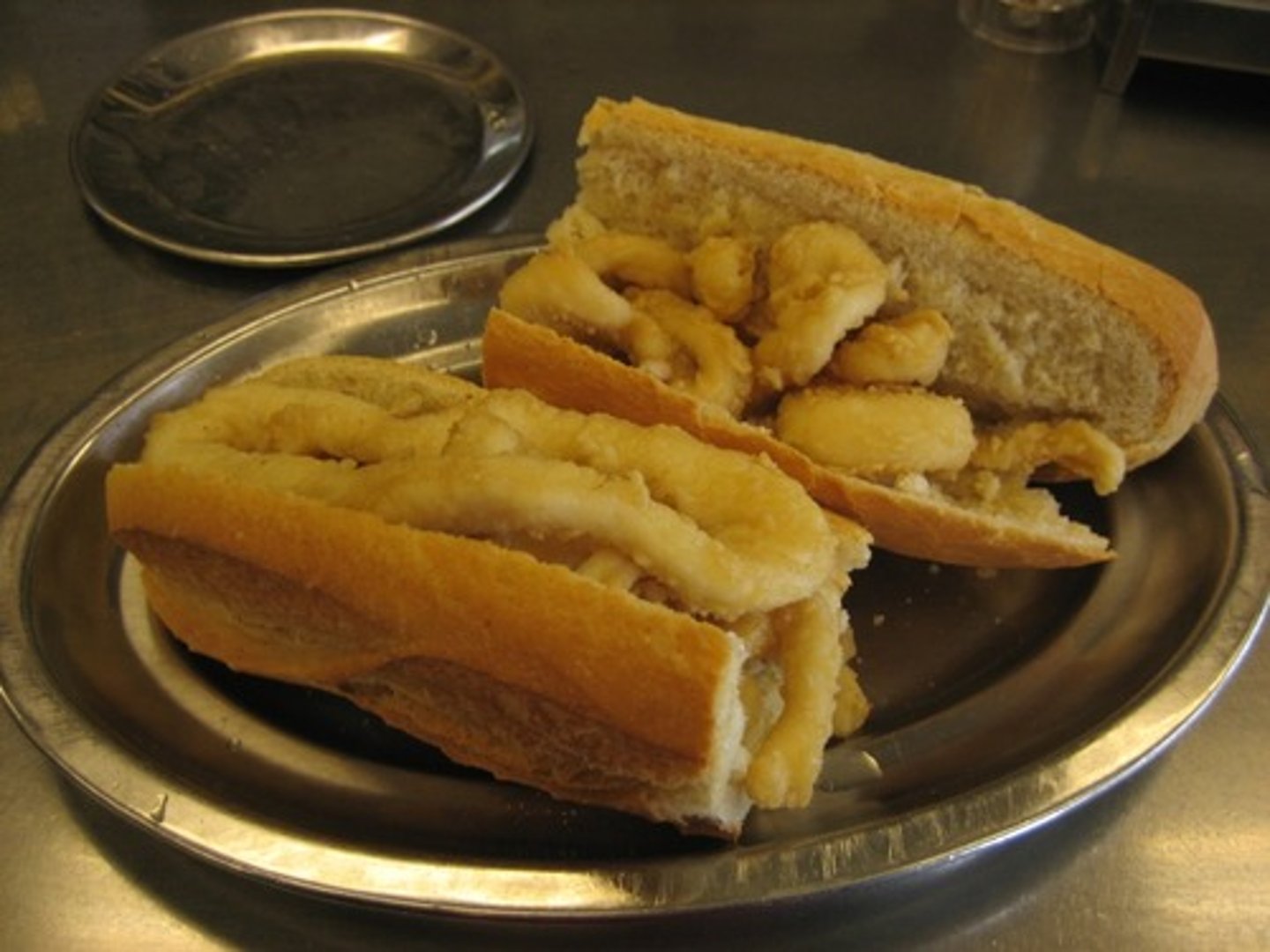 <p>bocadillo de calamares</p>