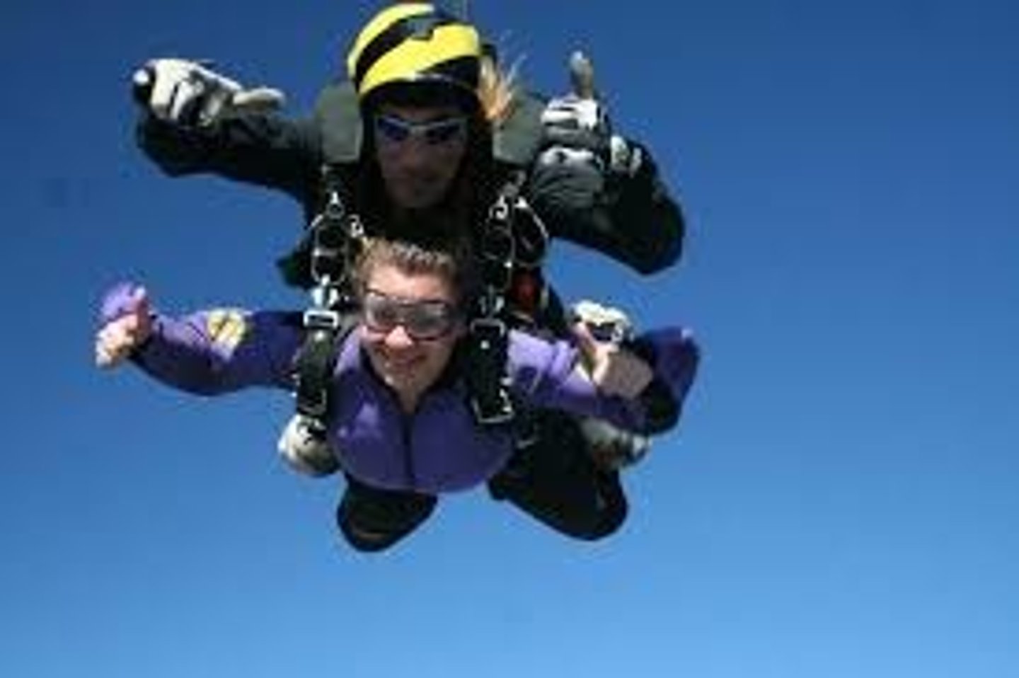 <p>to skydive</p>