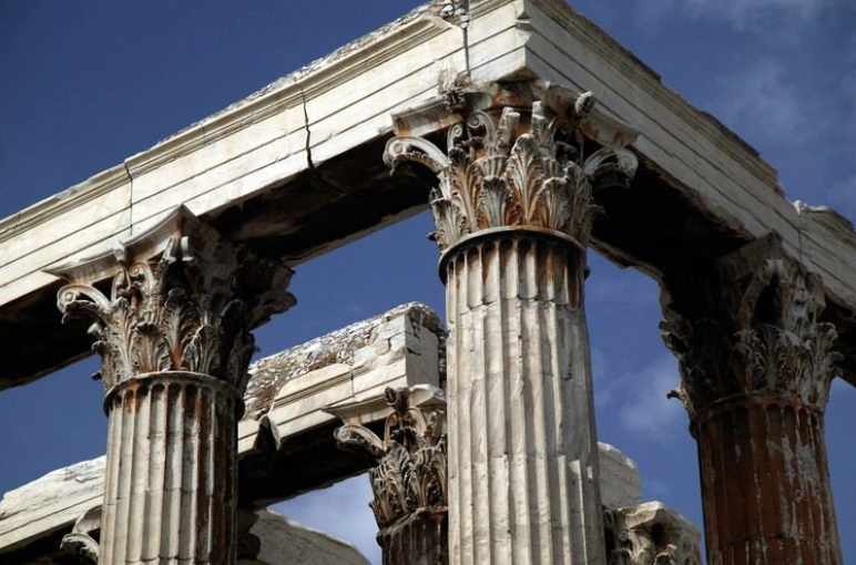 <p>most ornamental, classically designed with plant details on the capital; curve along lines called entasis</p>