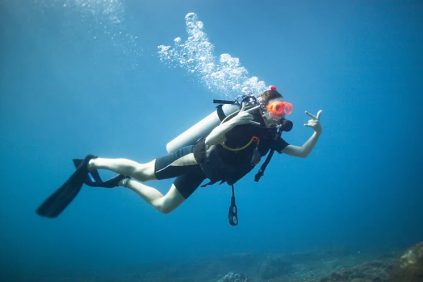 <p>Wanna do scuba diving?</p>