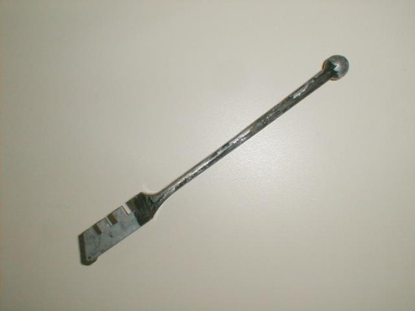 <p>cutting glass</p>