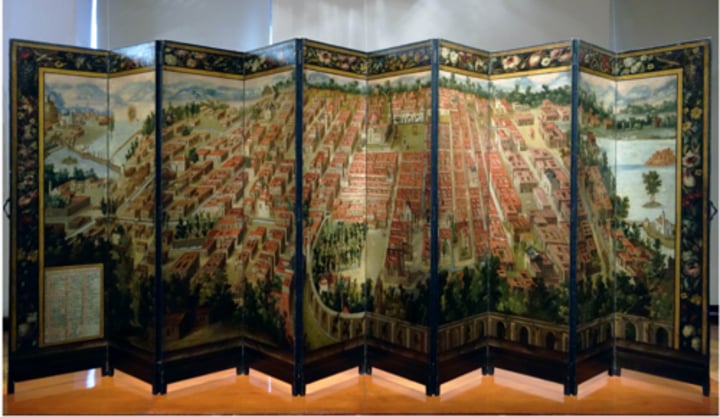 <p>a folding screen</p>