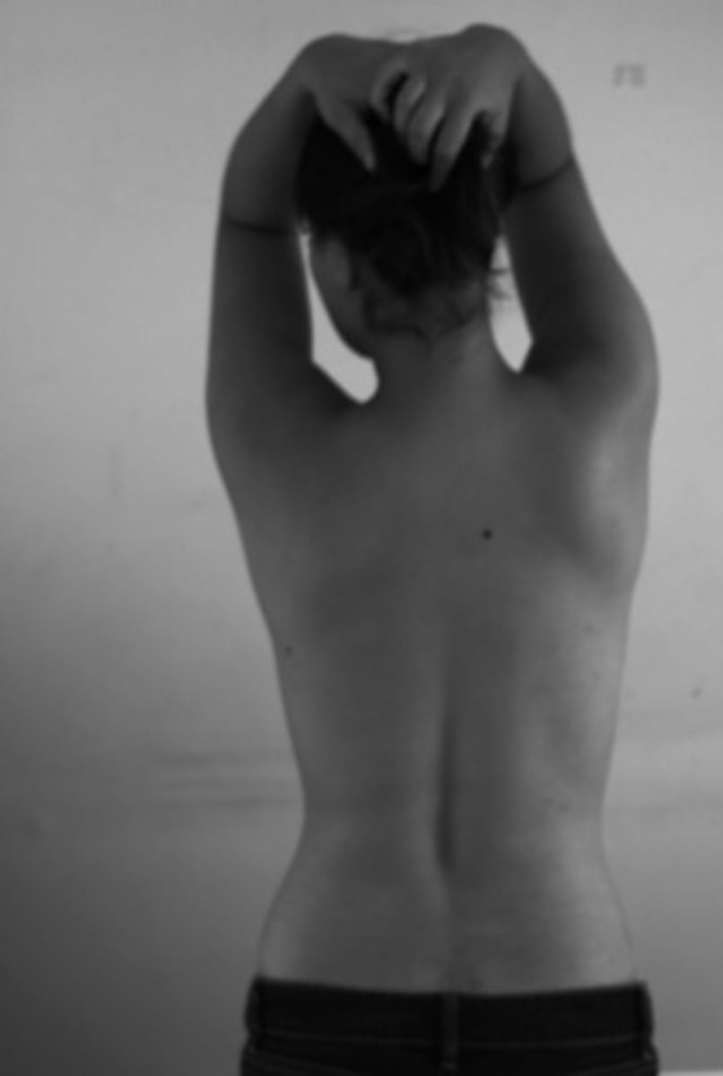 <p>back</p>