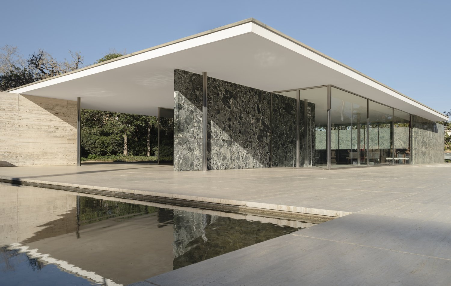 <ul><li><p><strong>The German Pavillon</strong></p><ul><li><p>volume not mass</p></li><li><p>exquisite execution of proportions, precise details, and opulent materials rather than applied ornament for beauty</p></li></ul></li></ul><p></p>
