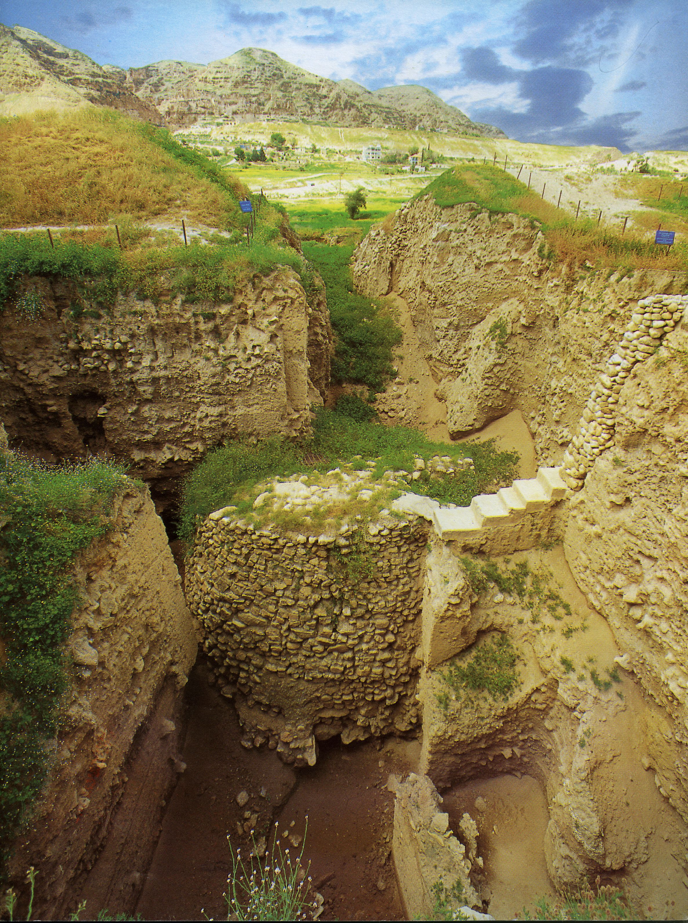 <p><strong>Jericho Tower, wall, and ditch structures:</strong></p>