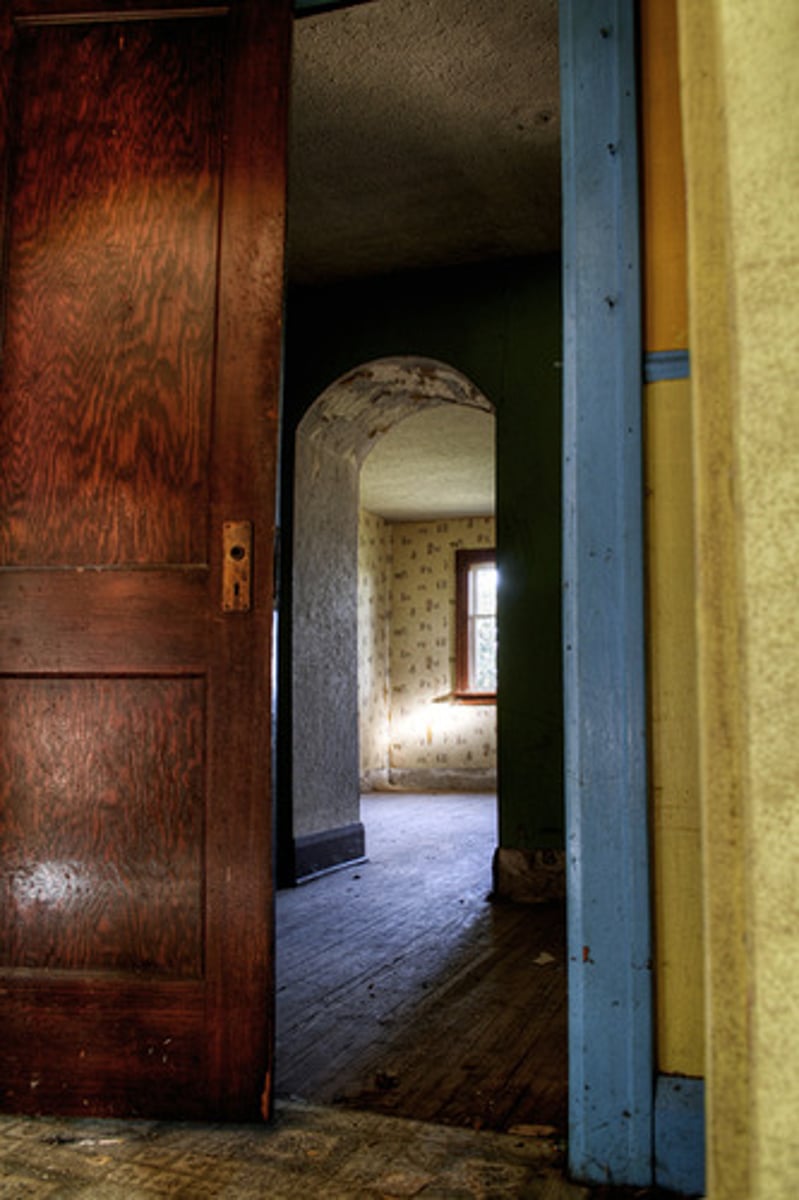 <p>/ˈdɔːr.weɪ/ cửa ra vào</p>