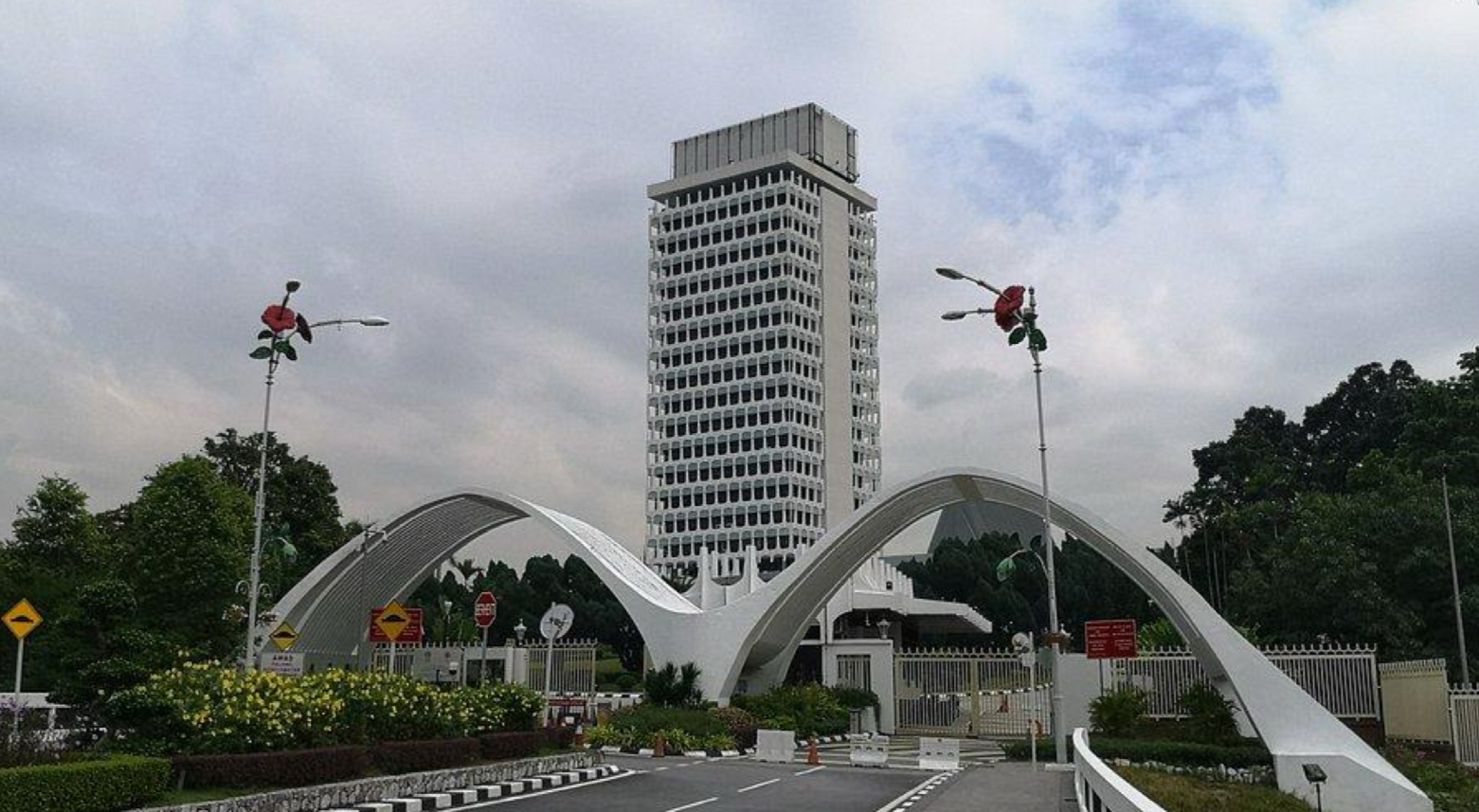 <ul><li><p><span>Architect: Ivor Shipley (PWD).</span></p></li></ul><ul><li><p><span>Details: Modernist tower with brise-soleil + low assembly podium.</span></p></li><li><p><span>Significance: Symbol of Malaysia's democratic governance.</span></p></li></ul><p></p>