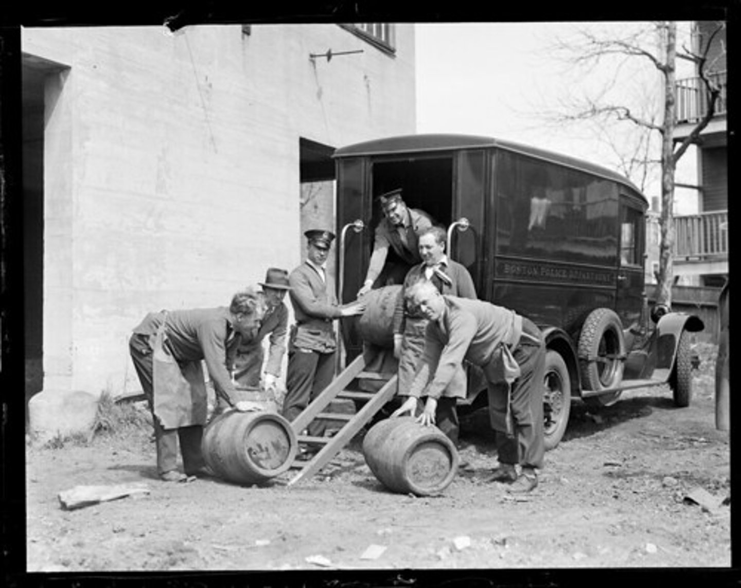 <p>the period from 1920 to 1933 when the sale of alcoholic beverages was prohibited in the United States by a constitutional amendment</p>