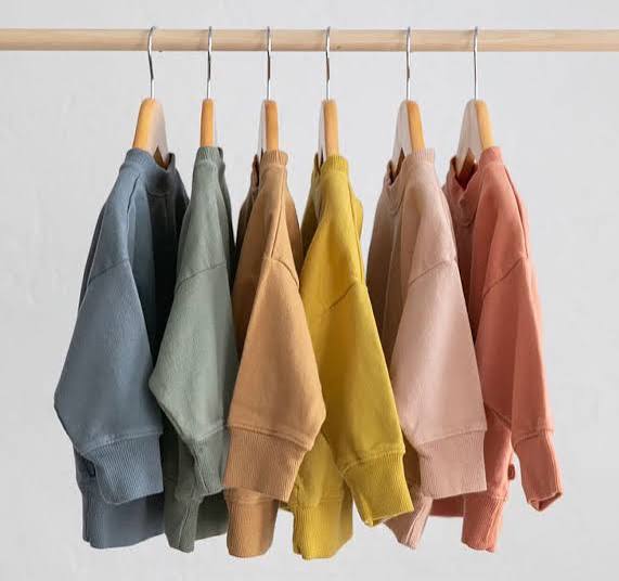 <p>He doesn’t put</p><p>He doesn’t put his clothes away </p>